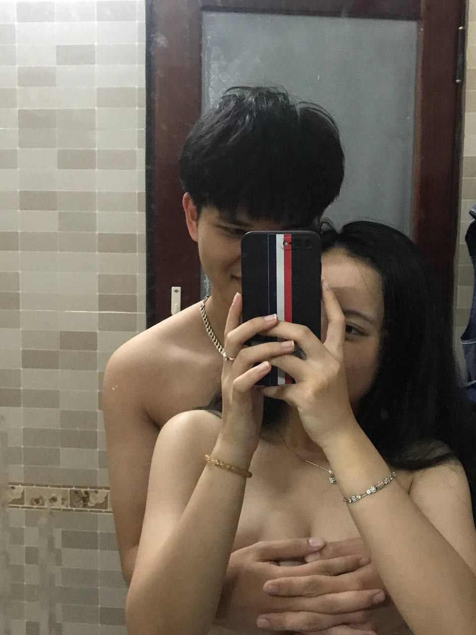 Anh tiền bối quan hệ em thư ký chân dài sexy